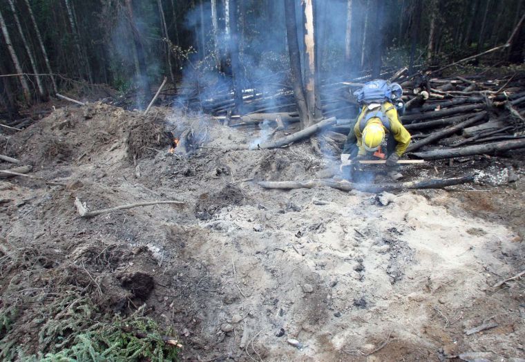 Warmer weather could hurt containment of Stuart Creek 2 Fire Local