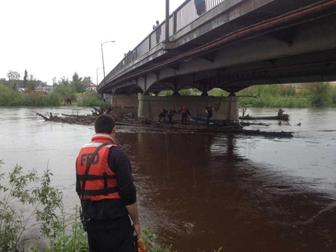Two rescued when canoe gets stuck in Chena River flood debris | Local ...