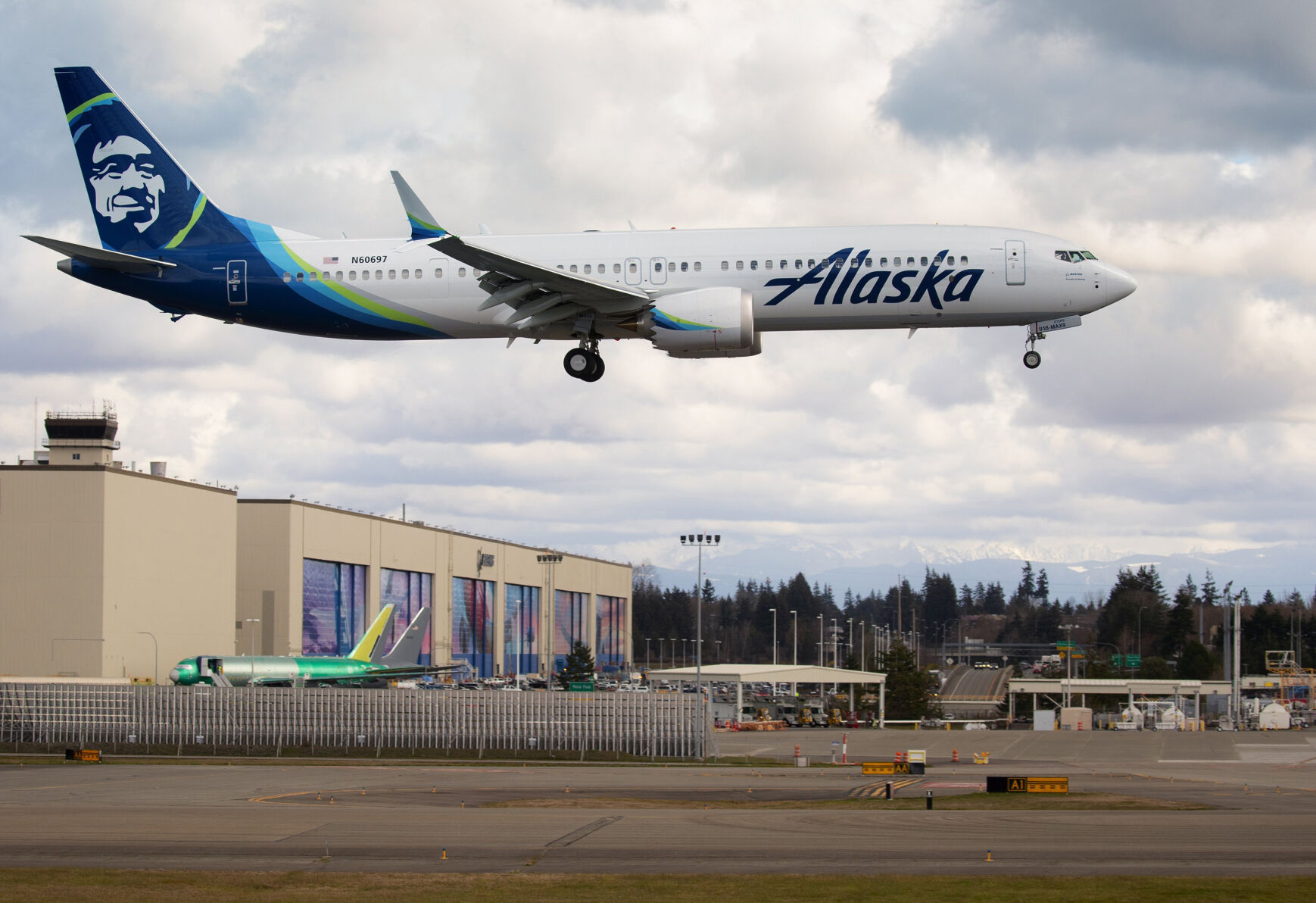 alaska airlines cat carry on