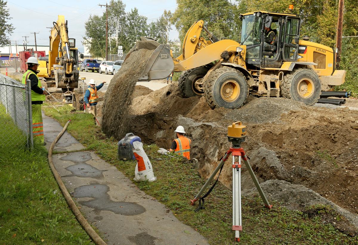 Fairbanks Rushes To Finish Construction On Gillam Way Before Winter Hits Local News Newsminer Com