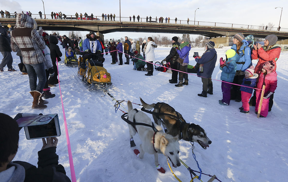 With 1,000 miles to go, 2016 Yukon Quest teams hit the trail Yukon