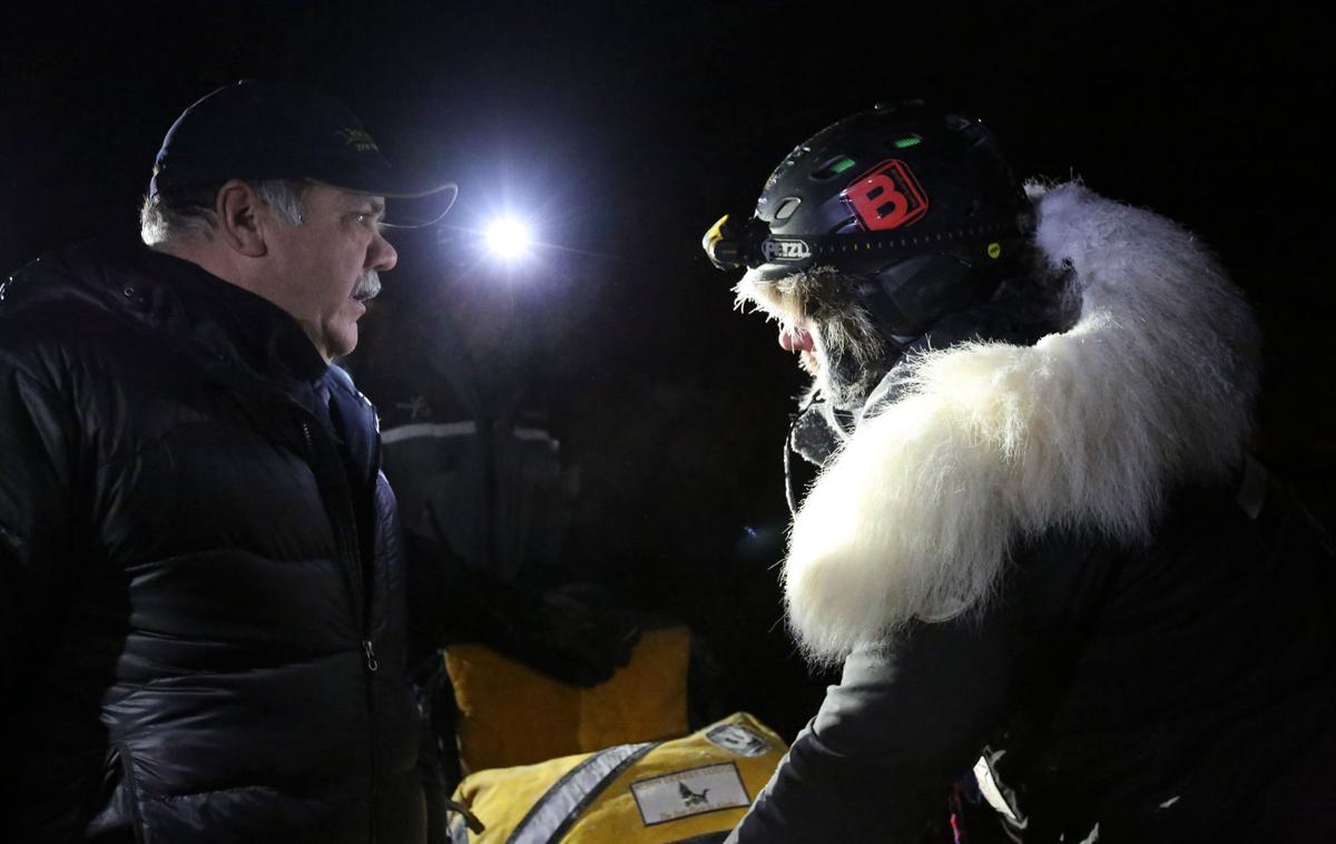 First Mushers into Circle
