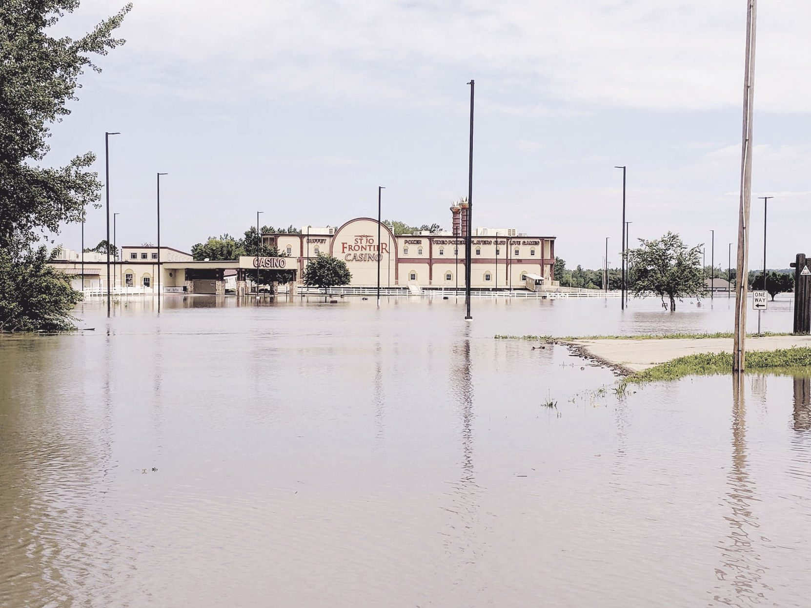 river bend casino hotel flooding