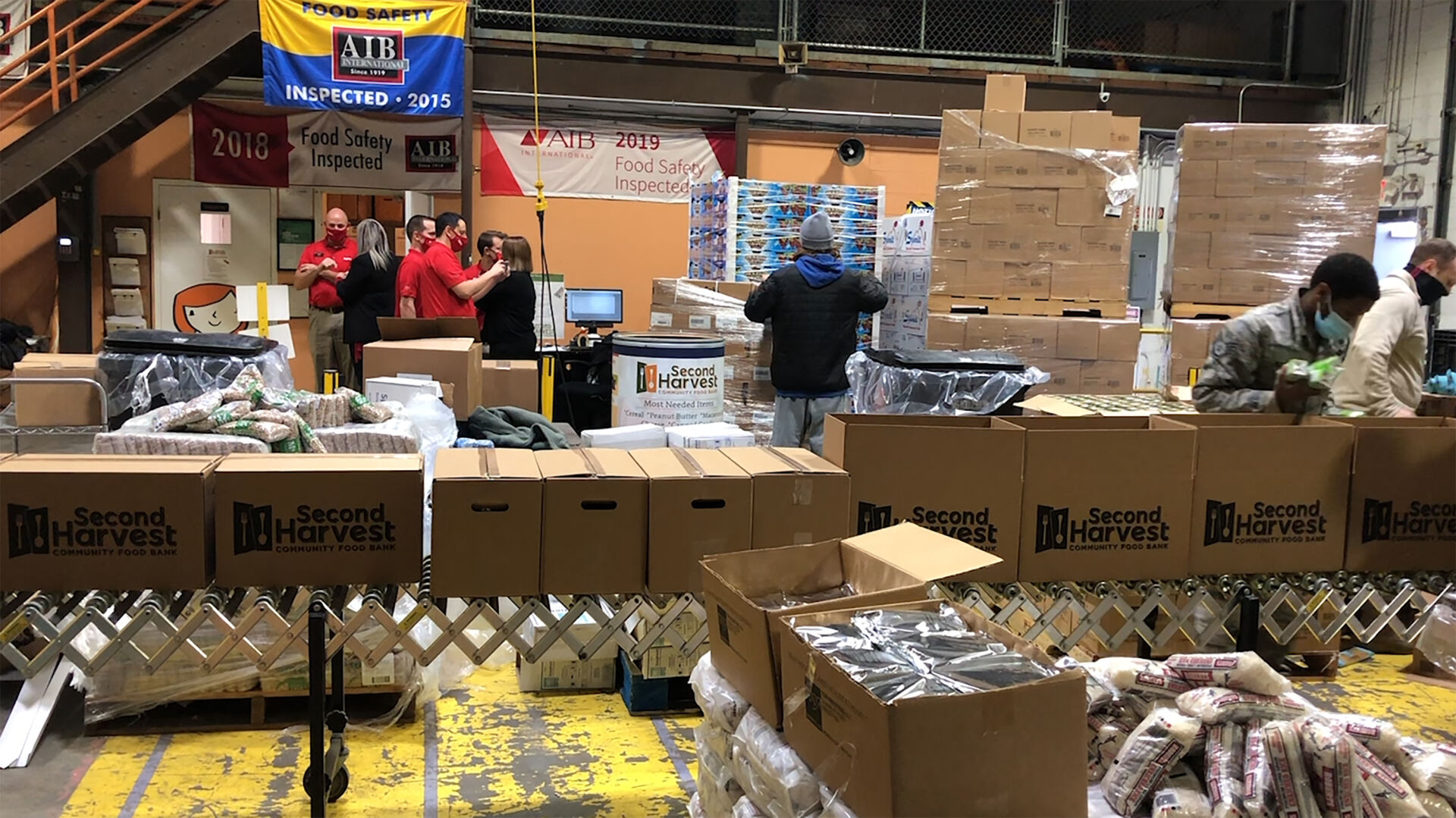 Hy-Vee makes big donation to food bank - Vimarsana News