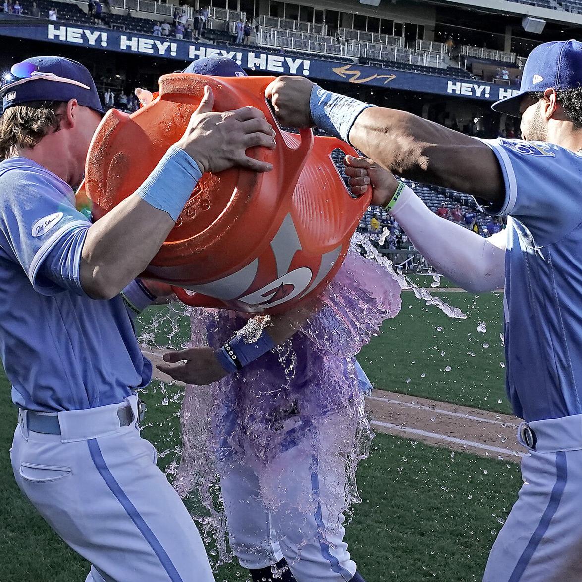 Grove helps Dodgers beat Cardinals 4-1 to clinch top NL seed