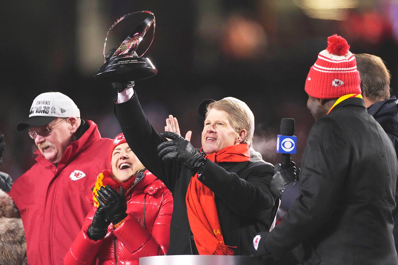 Kansas City Chiefs presented with Lamar Hunt trophy following AFC  Championship win vs. Cincinnati Bengals