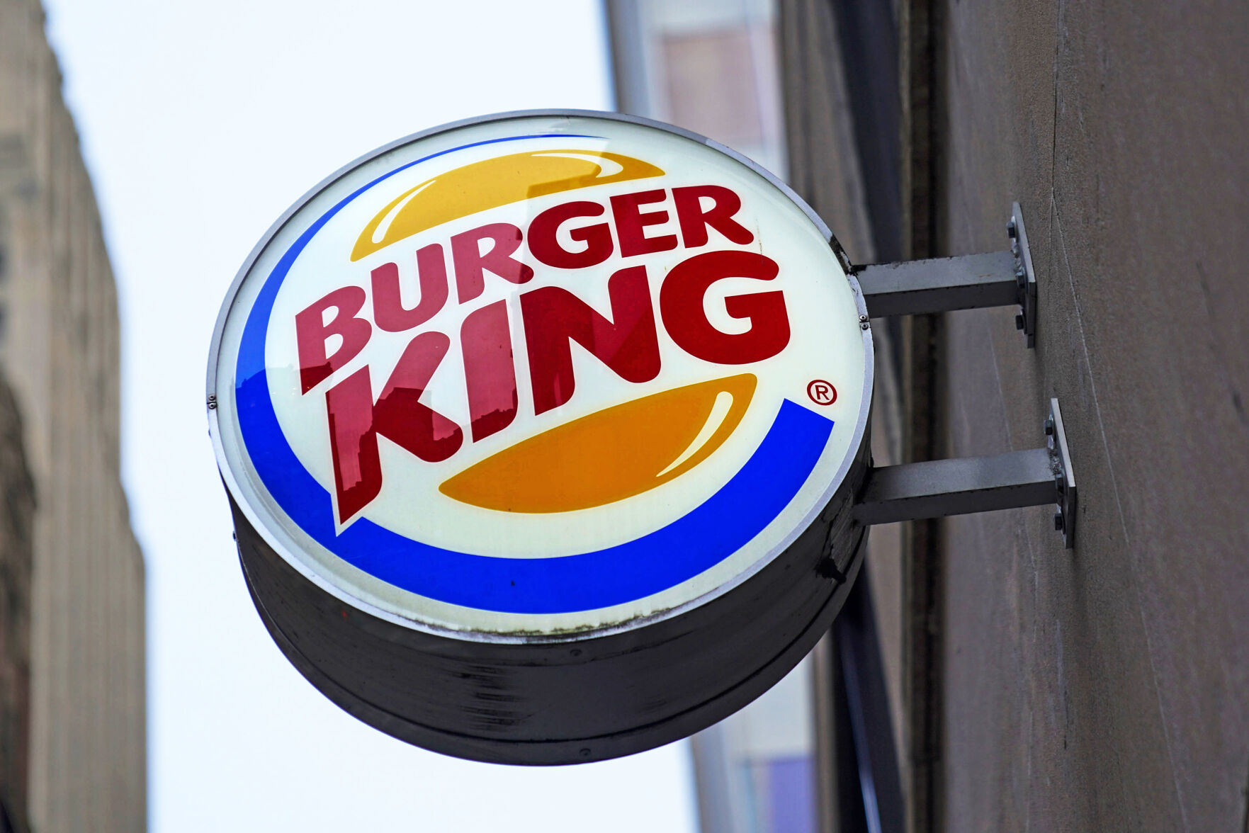 Food ads are in the crosshairs as Burger King, others face lawsuits for false advertising  newspressnow image