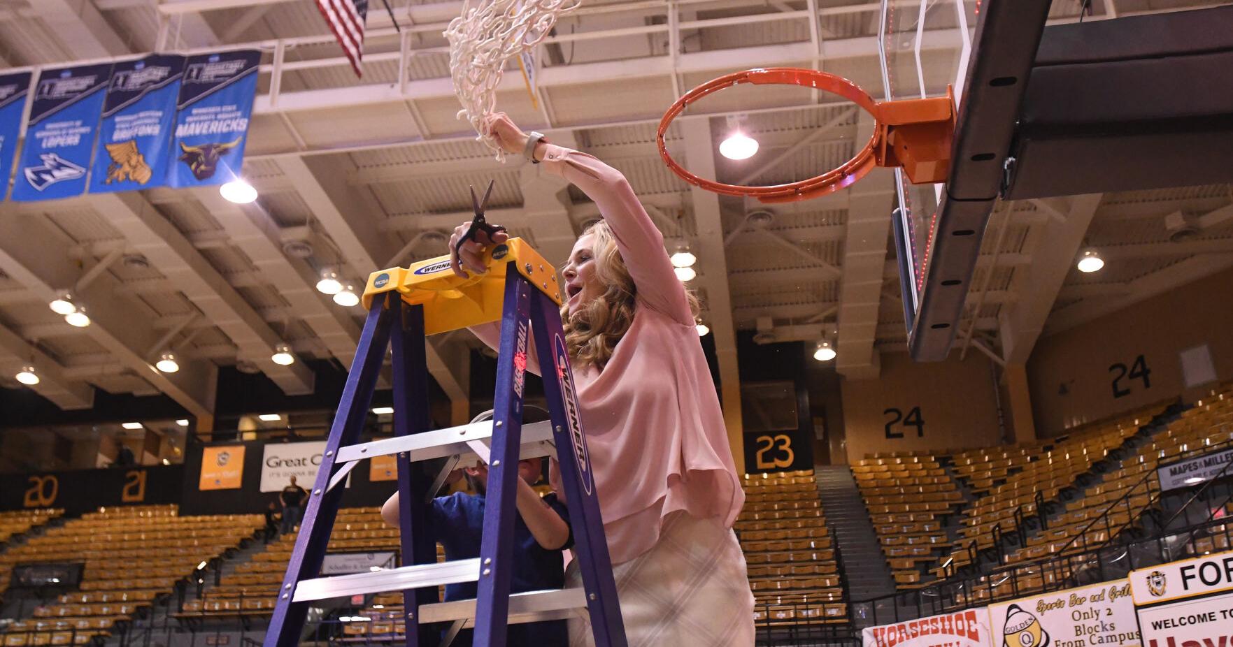 Whitaker leaving Western for North Alabama job - Vimarsana News