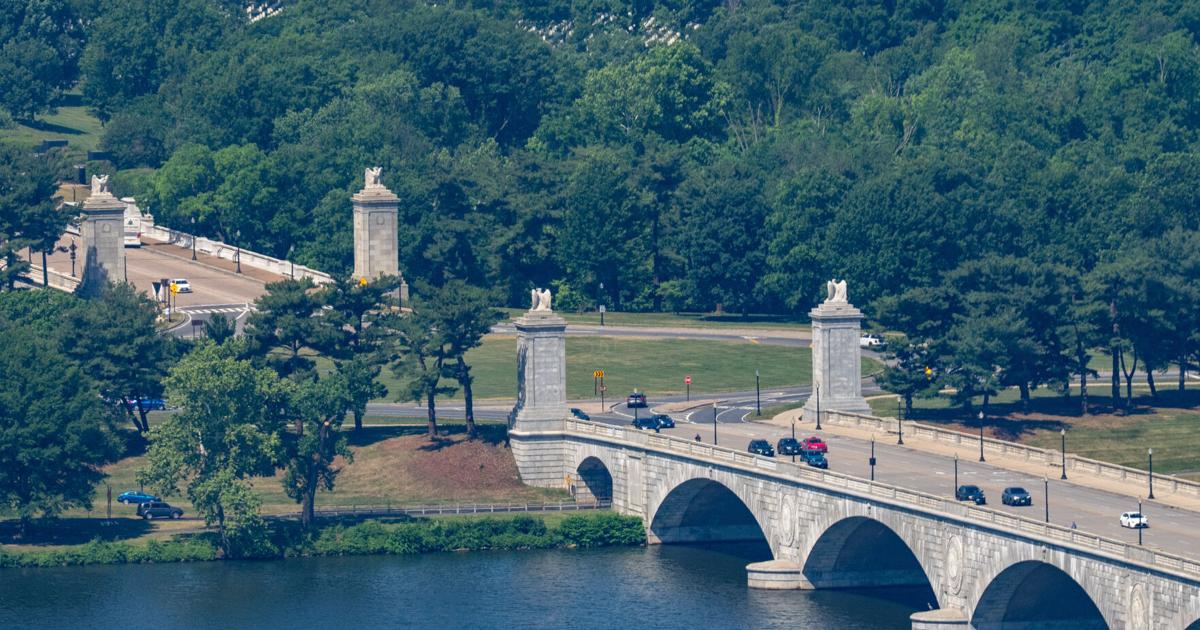 Administration plans intensive, year-round construction schedule for Trump's triumphal arch A new report by the National Park Service says construction of the 250-foot-high triumphal arch that President Donald Trump wants built near the Lincoln Memorial could occur 20 hours per day, year-round, as officials push to complete the project within three years By MATTHEW DALY - Associated Press Jun 10, 2026 Jun 10, 2026 Updated 18 mins ago