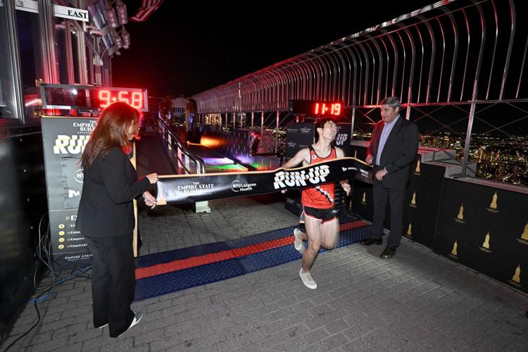 Lamgone The Empire State Building Observation Deck Hosts Annual Run-Up ...