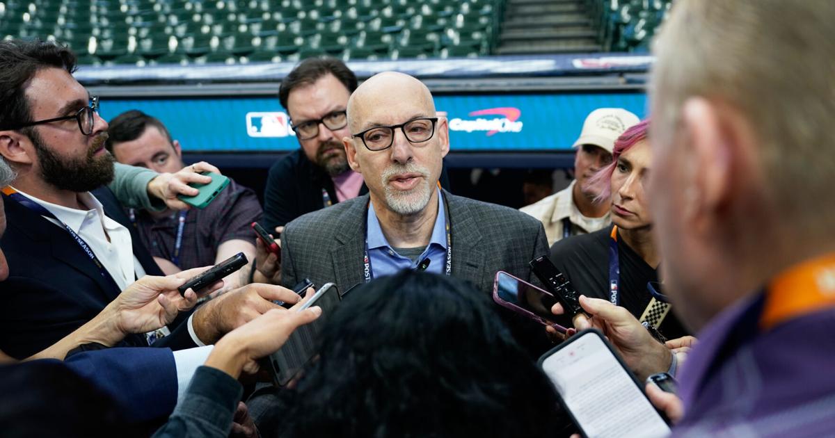 Photo: News-Press NOW World Series Rays Brewers Baseball