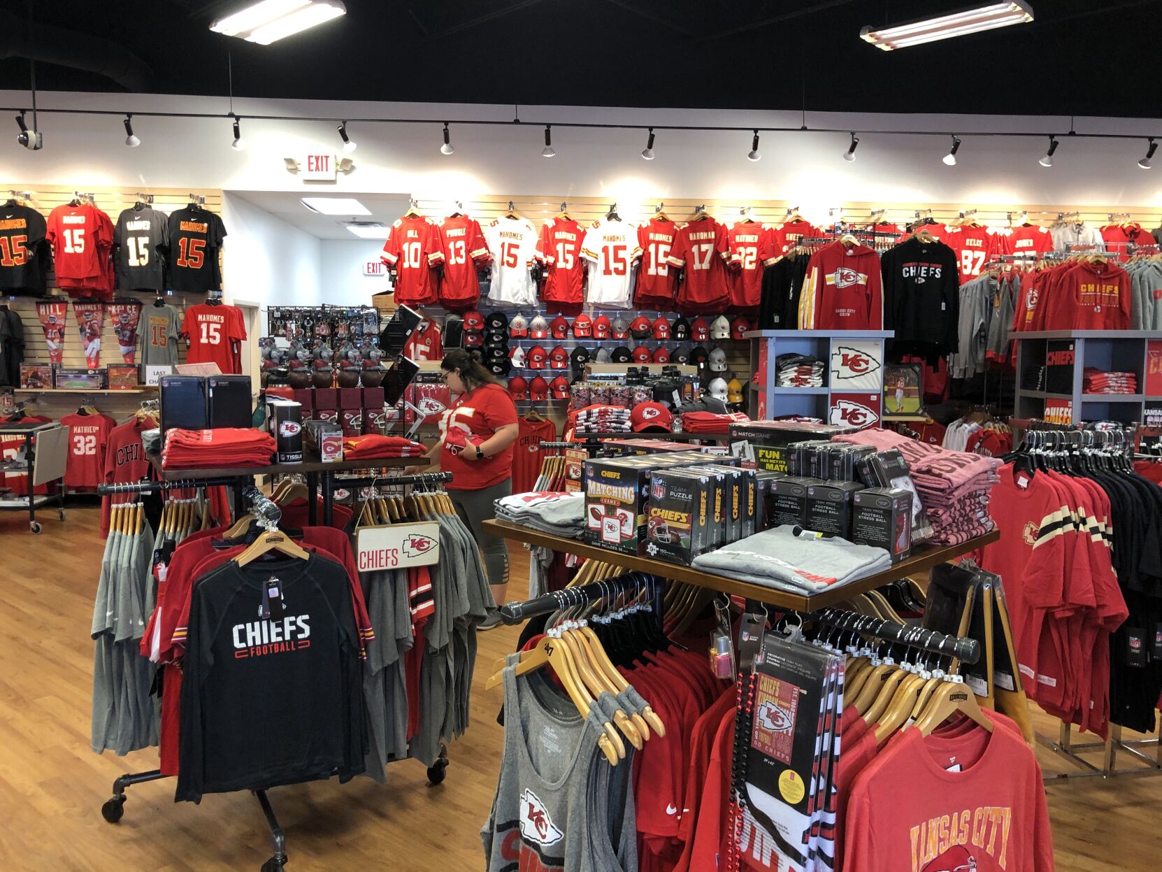 CHIEFS PRO SHOP - 1 Red Coat Ln, Kansas City, Missouri - Outdoor Gear -  Phone Number - Yelp