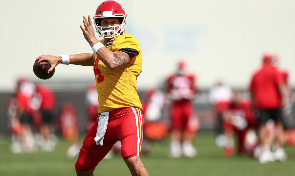 Veteran quarterback Henne embraces role in Chiefs offense, Chiefs