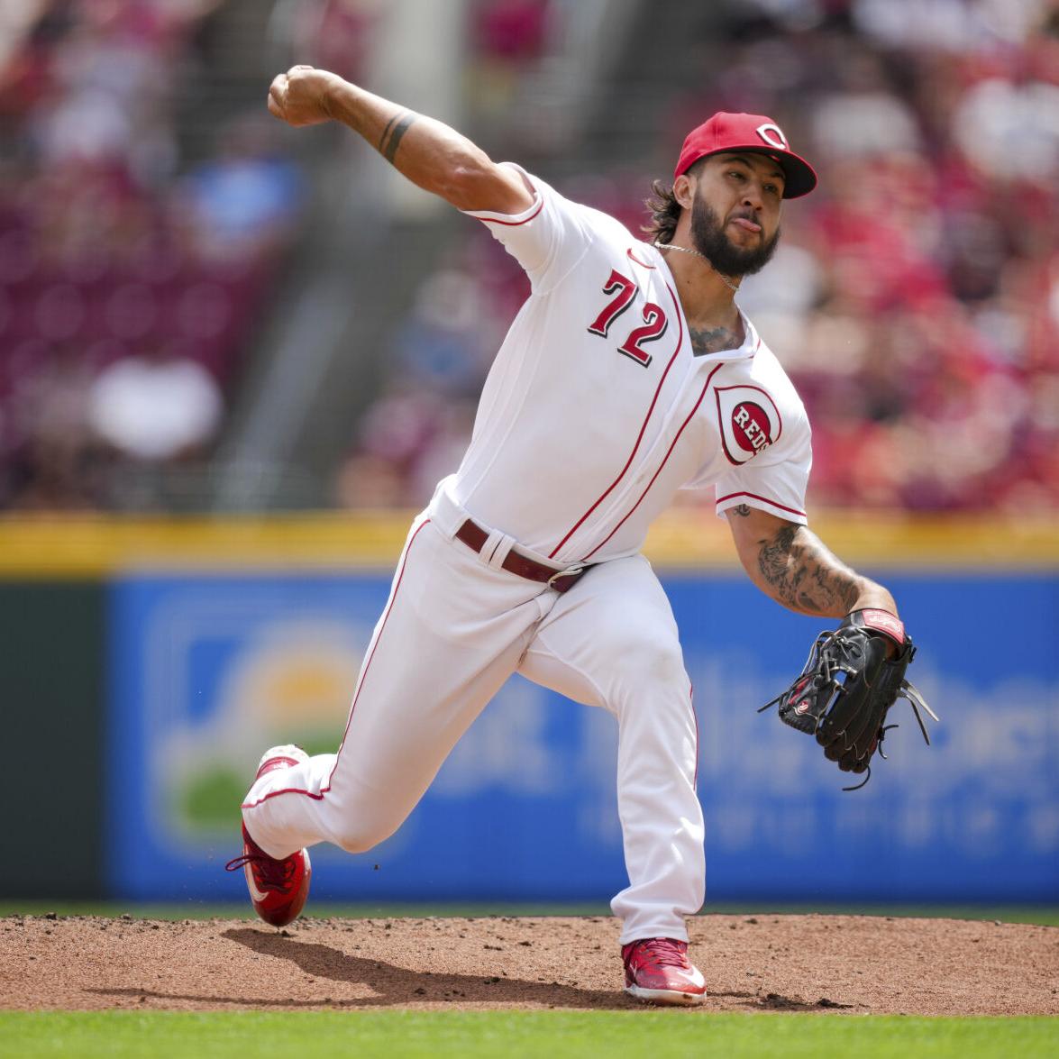 With the help of FaceTime, Reds players balance work and fatherhood