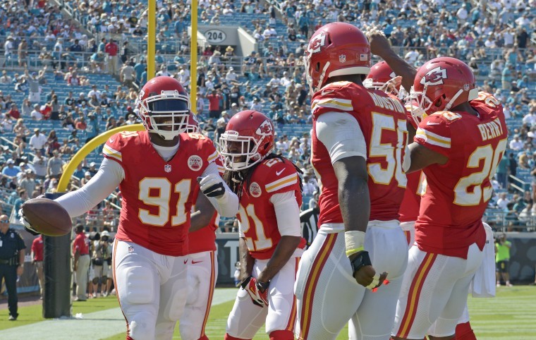 Chiefs score early, dominate Jaguars in 28-2 victory