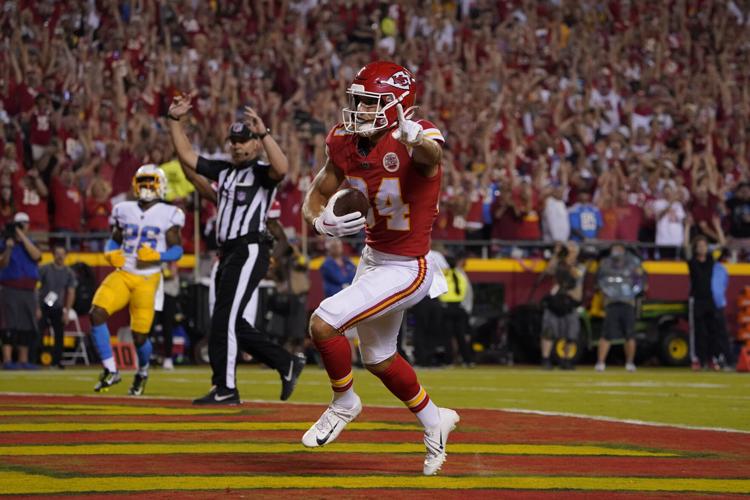 Chiefs rally past Chargers in early AFC West showdown
