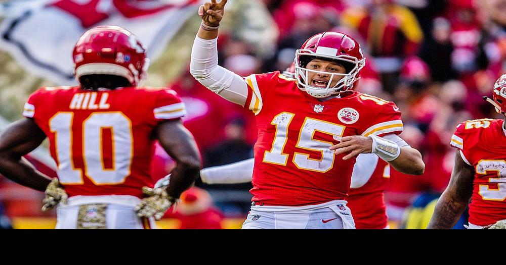 Mahomes throws 2 TD passes as Chiefs beat Cardinals 26-14