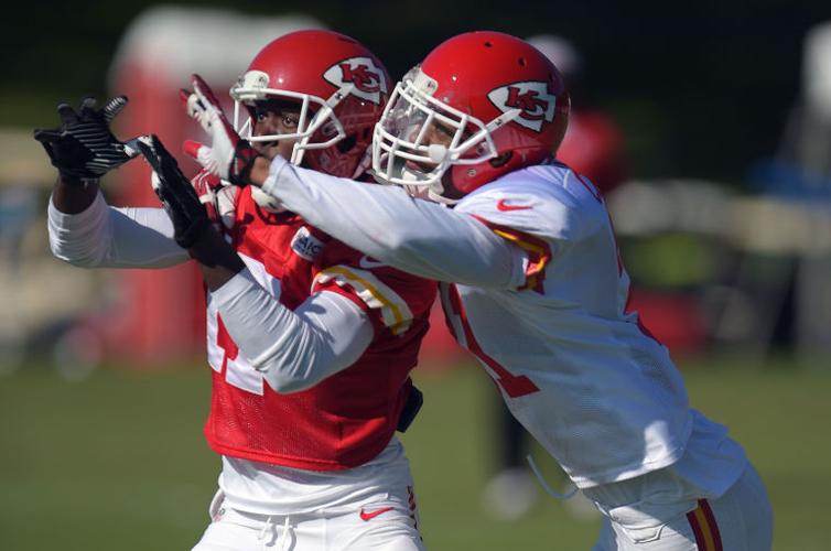 Super Bowl champion Chiefs hold hot, tough practice in 1st day of pads