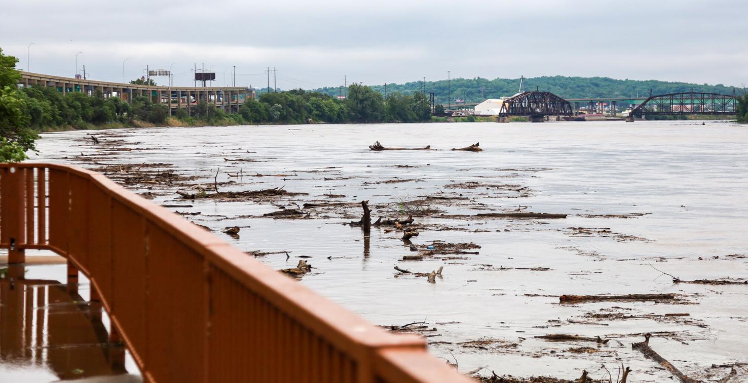 Heavy rains swell Missouri River, NWS forecasts rise above flood stage ...