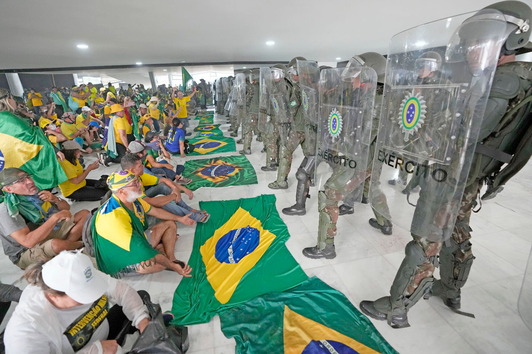 Pro-Bolsonaro Rioters Storm Brazil's Top Government Offices ...