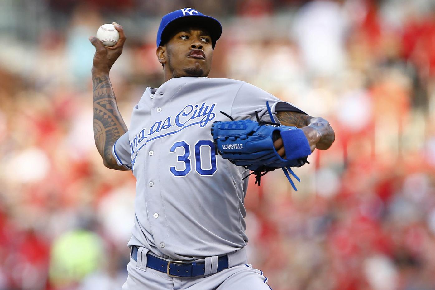 Kansas City Royals starting pitcher Yordano Ventura (30) threw a