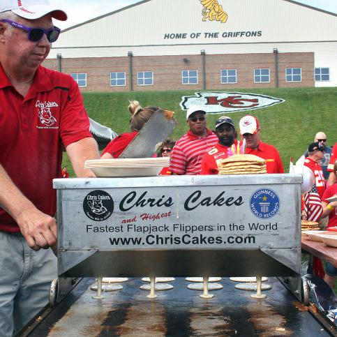 Chiefs okay season ticket holders at two practices