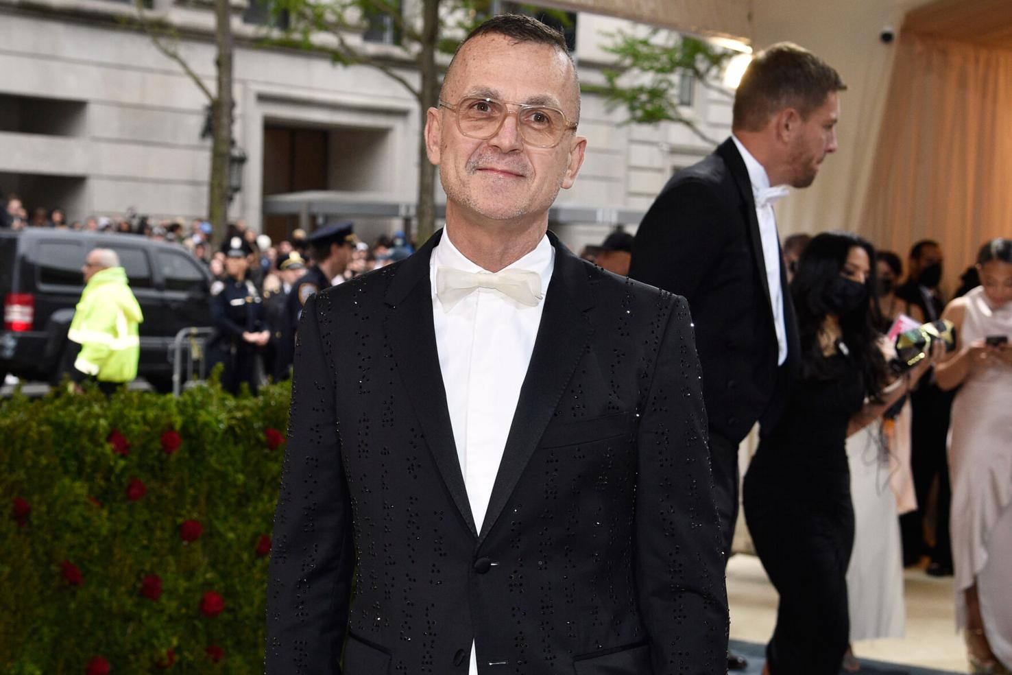 PETA says it plans meeting with fashion executive who restrained ...