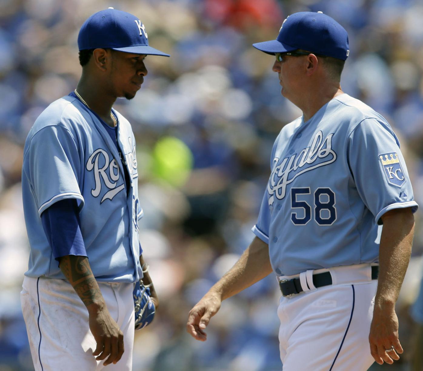 Ventura goes distance, but Royals fall to Rangers