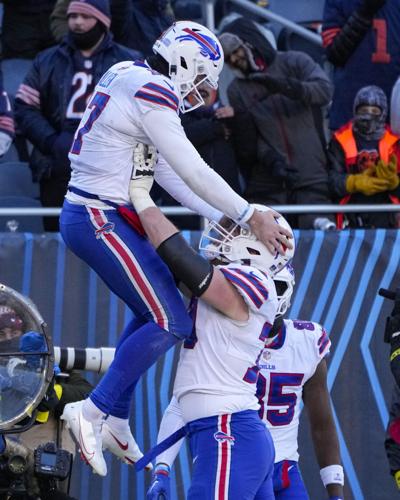 Singletary, Cook lead way as Bills beat Bears for AFC East