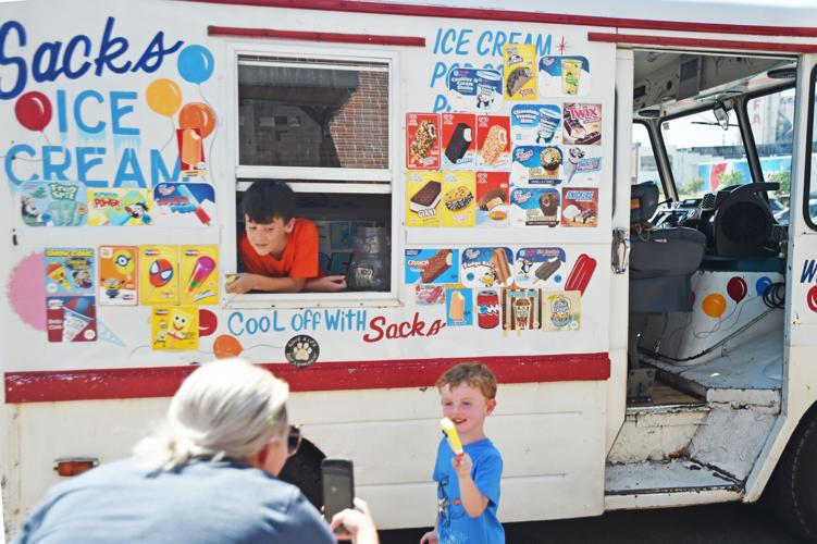 how much do ice cream trucks make in australia