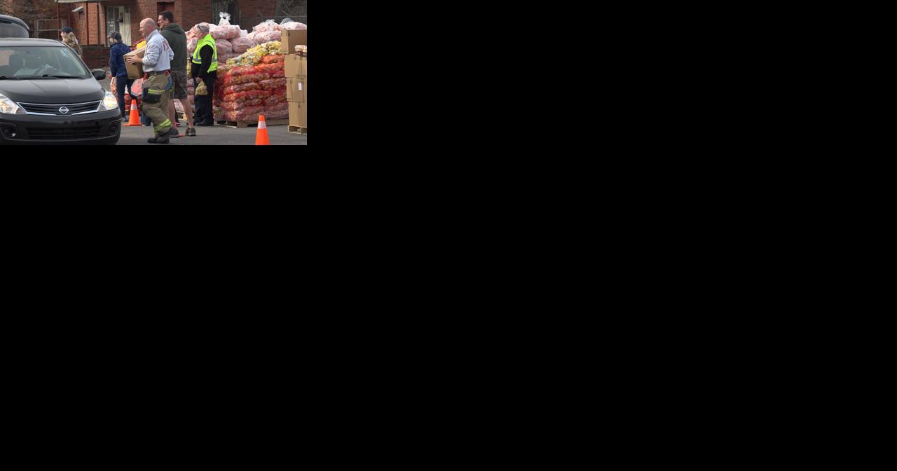 Hundreds show out to receive turkeys for Thanksgiving meals - Vimarsana News