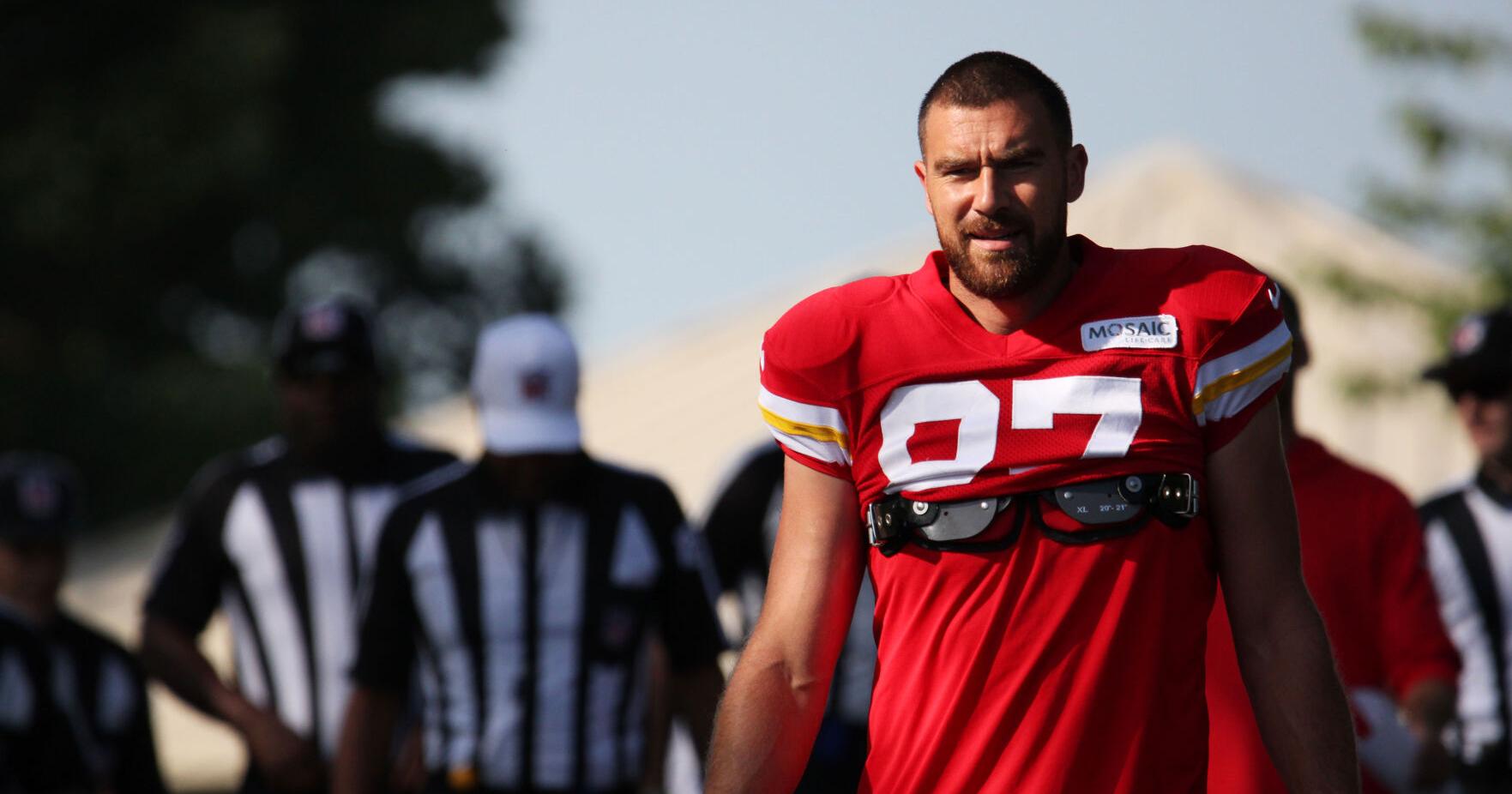 Training camp attendees embrace Travis Kelce's competitive spirit - Vimarsana News