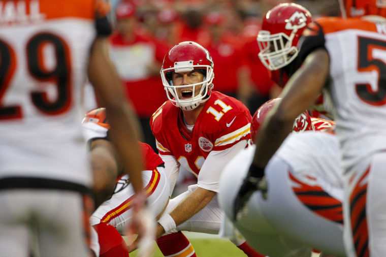 Tuesday's NFL: Chiefs reportedly deal QB Alex Smith