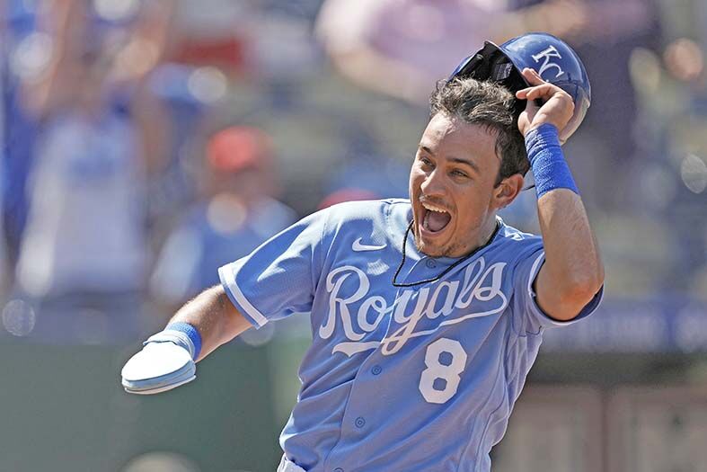 Fermin's double lifts Royals over Guardians in 10th inning