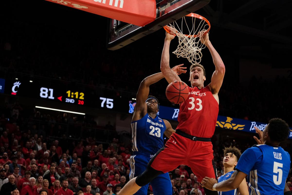 Photos Uc Men S Basketball Rallies To Beat Memphis Gallery Newsrecord Org