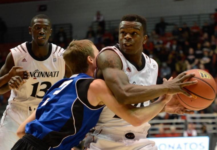 Uc Dominates Bellarmine 86 51 Sports Newsrecord Org