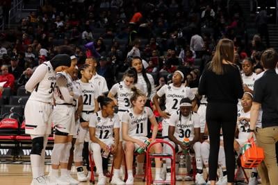 UC women’s basketball puts on a show in comeback victory | Sports UC women’s basketball puts on a show in comeback victory | Sports