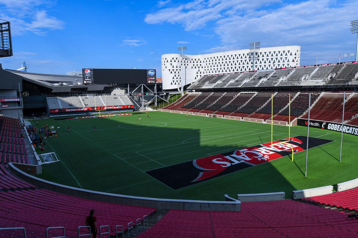 Cincinnati Bearcats Unveil New Field Turf For 2016 Season