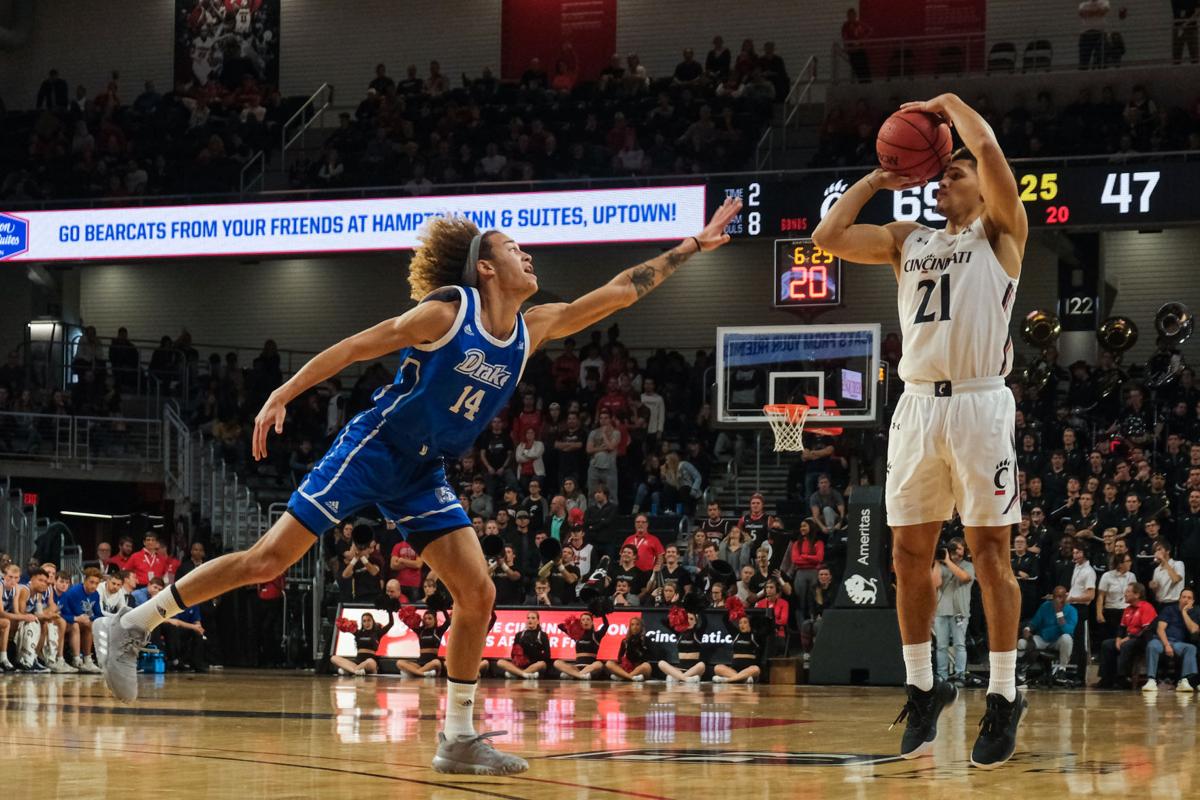 Uc Men S Basketball Bearcats Fall To Bowling Green In Paradise