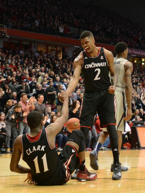 Men S Basketball Bounces Back Against Houston Sports