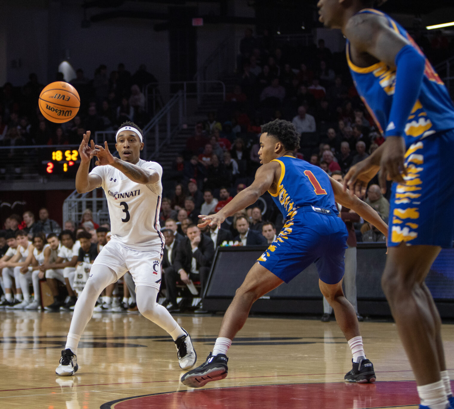 Uc basketball score hotsell