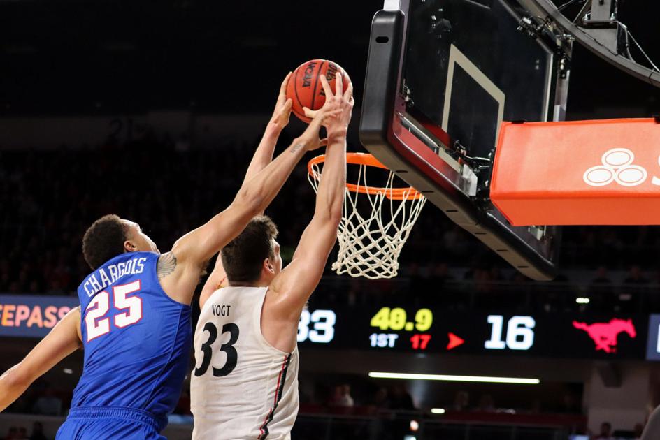 Photos Uc Men S Basketball Beats Smu By Over 20 Gallery