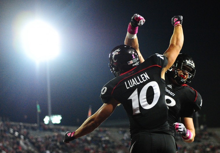 Travis Kelce celebrates his game-winning touchdown with a 'U-C'