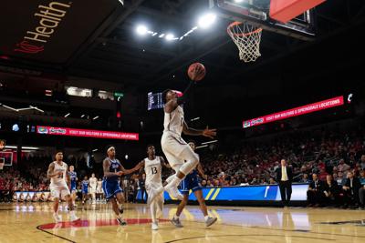 Uc Men S Basketball Bearcats Dominate Drake For First Win Of