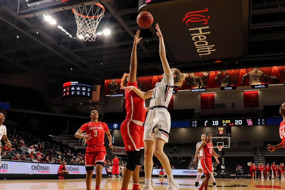 Photos Uc Women S Basketball Tops Houston At Home Gallery