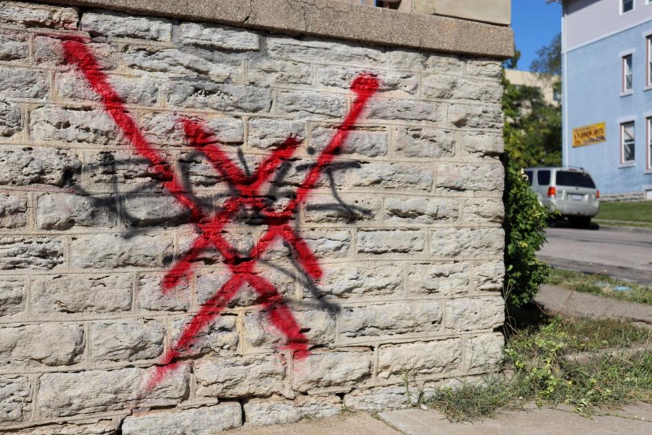 Tagging Uc Graffiti Artist Leaves Distinctive Signature Around Campus News Newsrecord Org
