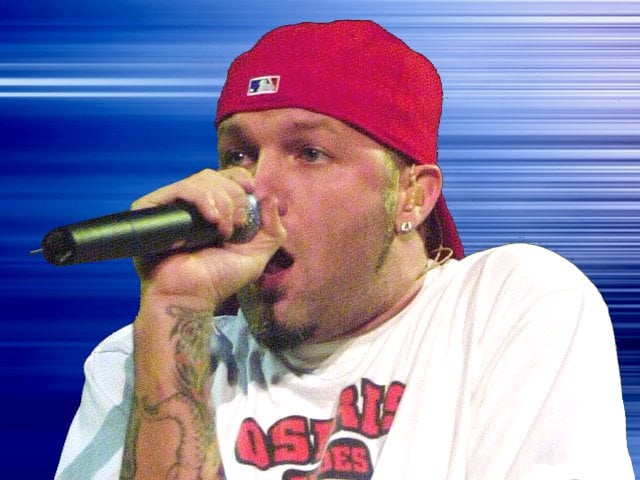 red yankees hat limp bizkit