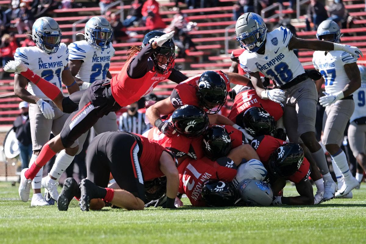 Opinion Cincinnati S Blackcats Are The Best Defense In College Football Sports Newsrecord Org