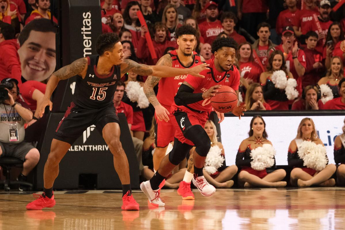 Photos Uc Mbb Comes From Behind On Senior Night Gallery
