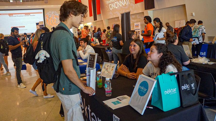 PHOTOS Students hunt for jobs during parttime job fair, Aug. 31